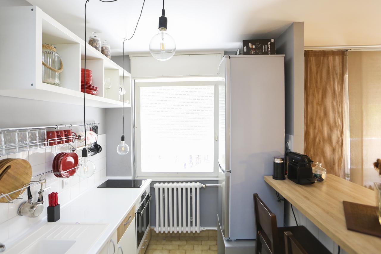 Modern Apartment With Free Parking Новий Сад Екстер'єр фото