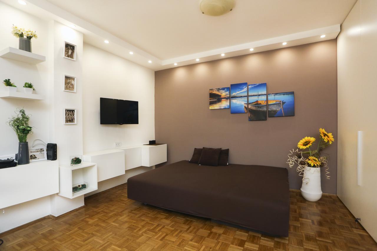 Modern Apartment With Free Parking Новий Сад Екстер'єр фото