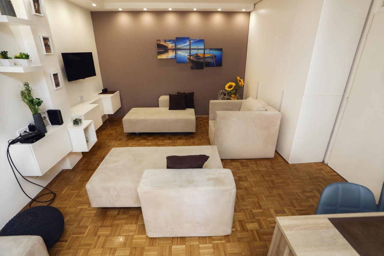 Modern Apartment With Free Parking Новий Сад Екстер'єр фото